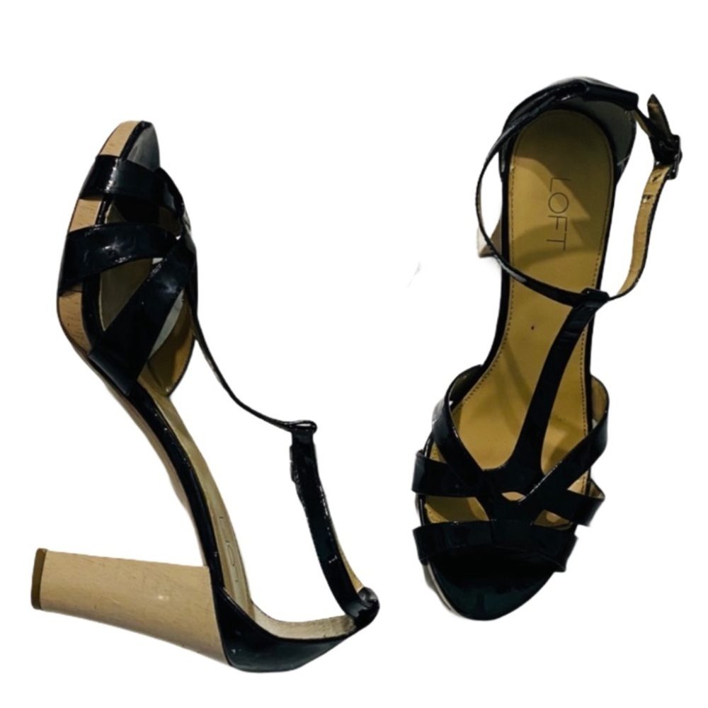 Ann Taylor Loft black strappy heeled sandals 7.5